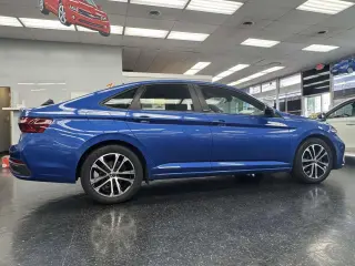 Volkswagen Jetta 2023 Sport 4dr Sedan 8A