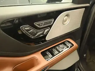 Lincoln Aviator 2022 Reserve 4dr SUV