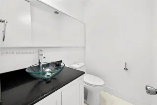 Propiedad en alquiler con 5 habitaciones y 3.5 baños en Miami