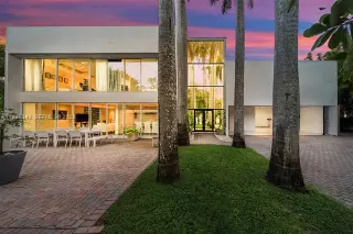 Propiedad en alquiler con 5 habitaciones y 3.5 baños en Miami