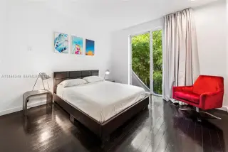 Propiedad en alquiler con 5 habitaciones y 3.5 baños en Miami