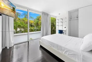 Propiedad en alquiler con 5 habitaciones y 3.5 baños en Miami