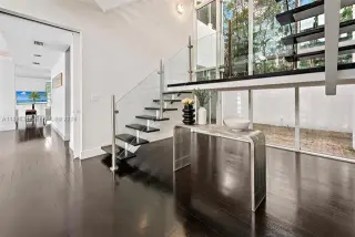 Propiedad en alquiler con 5 habitaciones y 3.5 baños en Miami