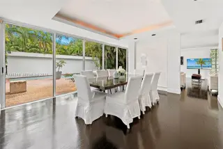 Propiedad en alquiler con 5 habitaciones y 3.5 baños en Miami