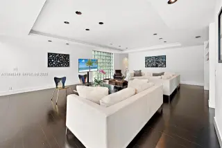 Propiedad en alquiler con 5 habitaciones y 3.5 baños en Miami