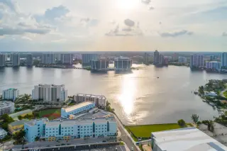 Propiedad en alquiler con 2 habitaciones y 2 baños en Sunny Isles Beach