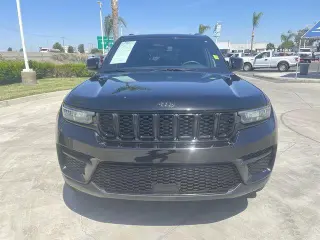 Jeep Grand Cherokee 2023 4x4 Laredo X 4dr SUV