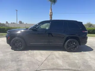 Jeep Grand Cherokee 2023 4x4 Laredo X 4dr SUV