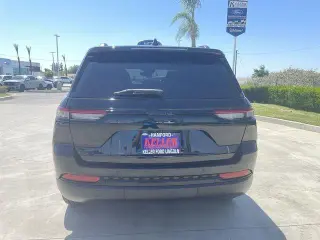 Jeep Grand Cherokee 2023 4x4 Laredo X 4dr SUV