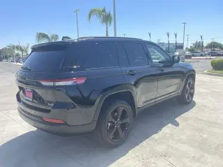 Jeep Grand Cherokee 2023 4x4 Laredo X 4dr SUV