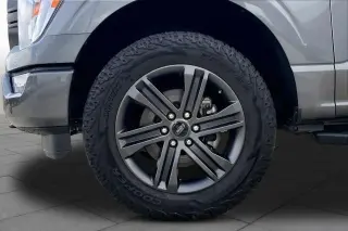 Ford F-150 2022 4x4 XL 4dr SuperCrew 5.5 ft. SB