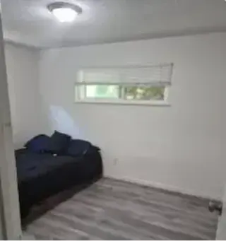 SE RENTA CUARTO EN ORANGE