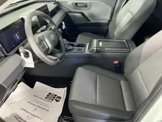 Toyota RAV4 2026 LE 4dr SUV