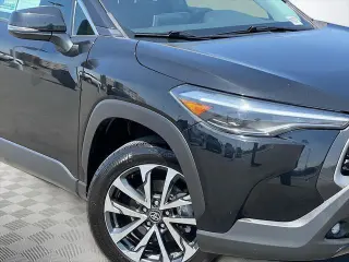 Toyota Corolla Cross 2024 XLE 4dr Crossover