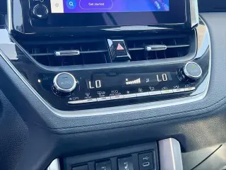 Toyota Corolla Cross 2024 XLE 4dr Crossover