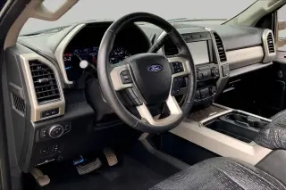 Ford F-250 Super Duty 2019 4x4 Lariat 4dr Crew Cab 6.8 ft. SB Pickup