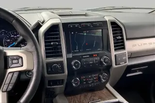 Ford F-250 Super Duty 2019 4x4 Lariat 4dr Crew Cab 6.8 ft. SB Pickup