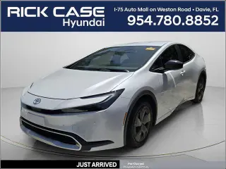 Toyota Prius Plug-in Hybrid 2025 SE 4dr Hatchback