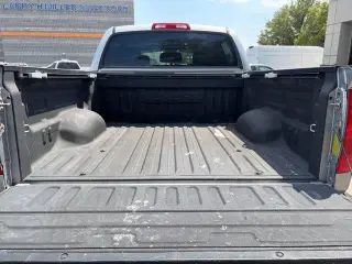 Toyota Tundra 2015 4x4 Platinum 4dr CrewMax Cab Pickup SB (5.7L V8 FFV)