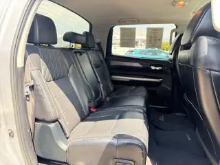 Toyota Tundra 2015 4x4 Platinum 4dr CrewMax Cab Pickup SB (5.7L V8 FFV)