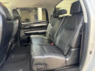 Toyota Tundra 2015 4x4 Platinum 4dr CrewMax Cab Pickup SB (5.7L V8 FFV)
