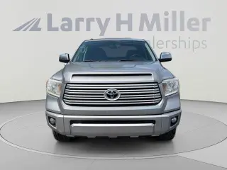 Toyota Tundra 2015 4x4 Platinum 4dr CrewMax Cab Pickup SB (5.7L V8 FFV)