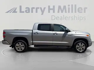 Toyota Tundra 2015 4x4 Platinum 4dr CrewMax Cab Pickup SB (5.7L V8 FFV)
