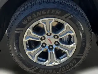GMC Sierra 1500 2025 4x2 SLT 4dr Crew Cab 5.8 ft. SB