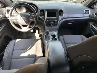 Jeep Grand Cherokee 2019 4x4 Laredo 4dr SUV