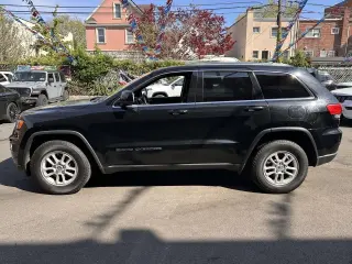 Jeep Grand Cherokee 2019 4x4 Laredo 4dr SUV
