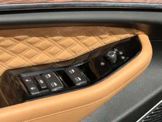 Jeep Grand Cherokee 2022 4x4 Summit 4dr SUV (midyear release)