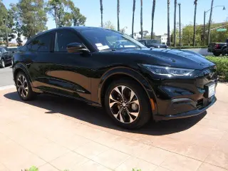 Ford Mustang Mach-E 2023 Premium 4dr SUV
