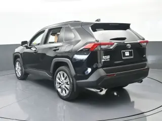 Toyota RAV4 2025 XLE Premium 4dr SUV