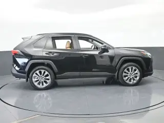 Toyota RAV4 2025 XLE Premium 4dr SUV