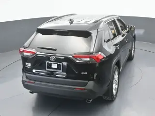 Toyota RAV4 2025 XLE Premium 4dr SUV