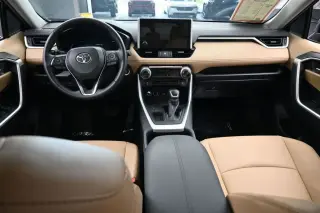Toyota RAV4 2025 XLE Premium 4dr SUV