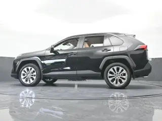 Toyota RAV4 2025 XLE Premium 4dr SUV
