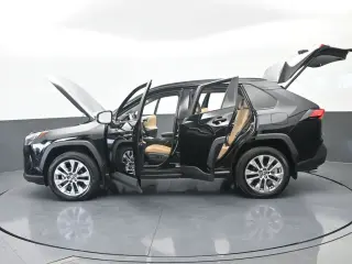Toyota RAV4 2025 XLE Premium 4dr SUV