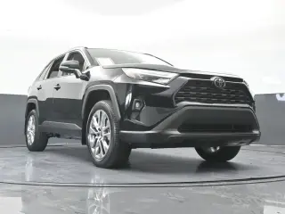 Toyota RAV4 2025 XLE Premium 4dr SUV