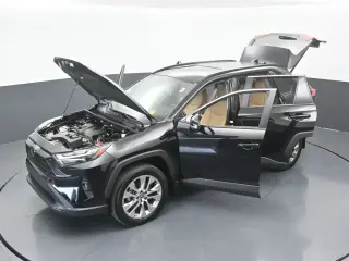 Toyota RAV4 2025 XLE Premium 4dr SUV