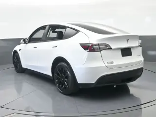 Tesla Model Y 2022 AWD Long Range 4dr Crossover