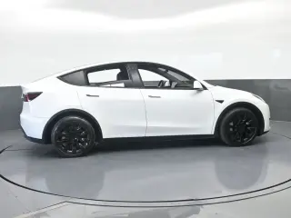 Tesla Model Y 2022 AWD Long Range 4dr Crossover