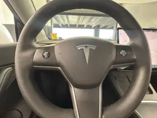 Tesla Model Y 2022 AWD Long Range 4dr Crossover