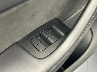 Tesla Model Y 2022 AWD Long Range 4dr Crossover