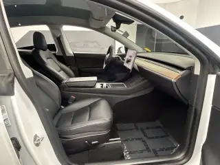 Tesla Model Y 2022 AWD Long Range 4dr Crossover