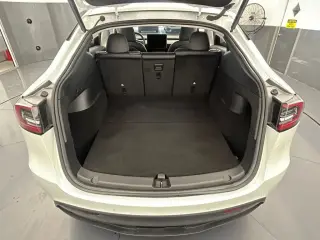 Tesla Model Y 2022 AWD Long Range 4dr Crossover