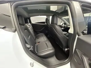 Tesla Model Y 2022 AWD Long Range 4dr Crossover