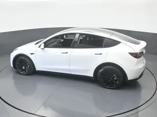 Tesla Model Y 2022 AWD Long Range 4dr Crossover