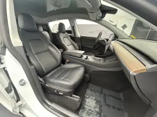 Tesla Model Y 2022 AWD Long Range 4dr Crossover