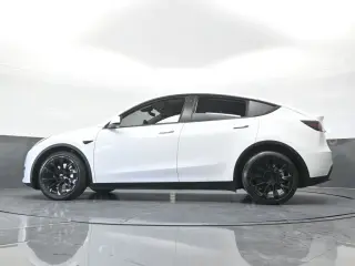 Tesla Model Y 2022 AWD Long Range 4dr Crossover